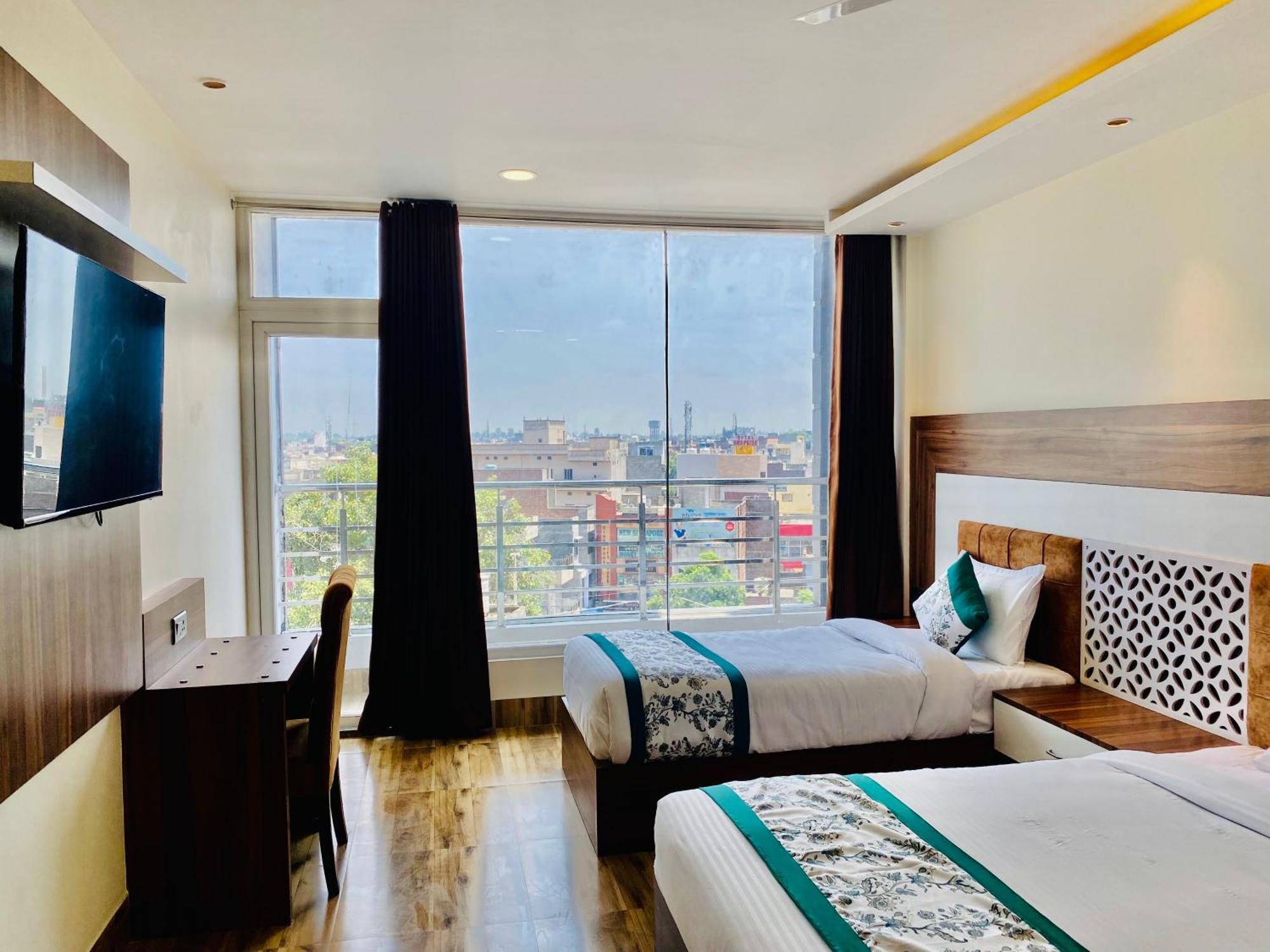 Hotel White House 350 Mtr From Golden Temple Amritsar Eksteriør bilde