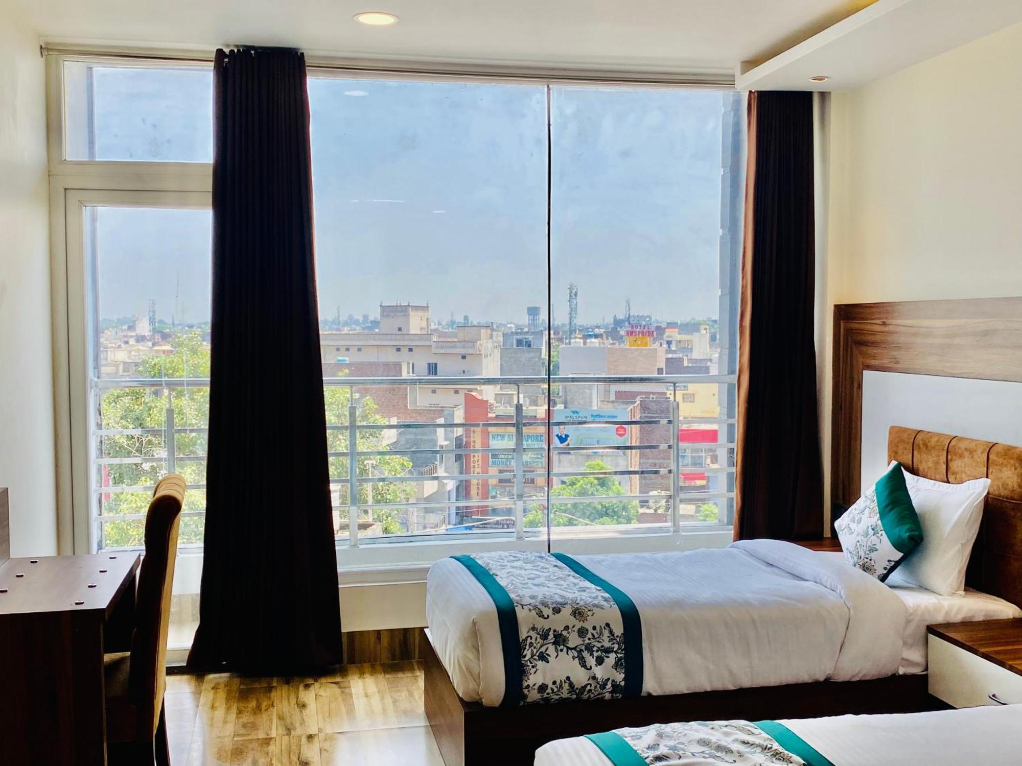Hotel White House 350 Mtr From Golden Temple Amritsar Eksteriør bilde